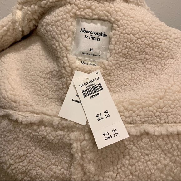 Abercrombie Sherpa CREAM
Cropped Vegan Suede Sherpa Jacket - Picture 3 of 11